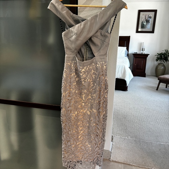 Missguided Lace Barbot Midi Dress - Gray Size 0 - Picture 3 of 13